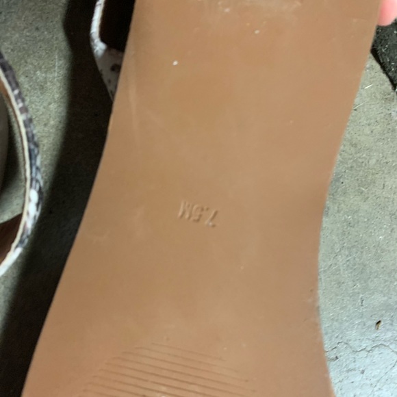 Steve Madden Sandals - Picture 2 of 2